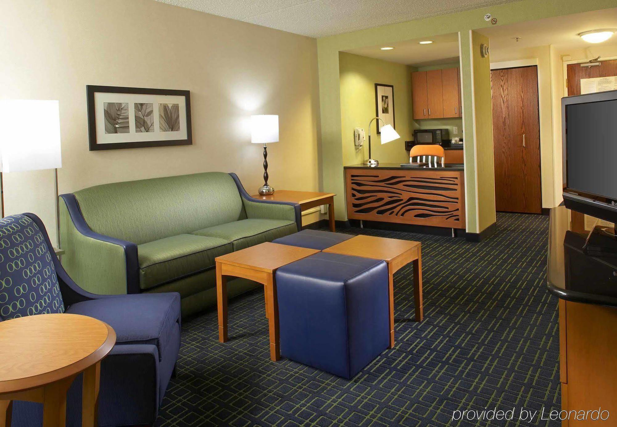 Fairfield Inn & Suites By Marriott Cleveland Beachwood Room photo